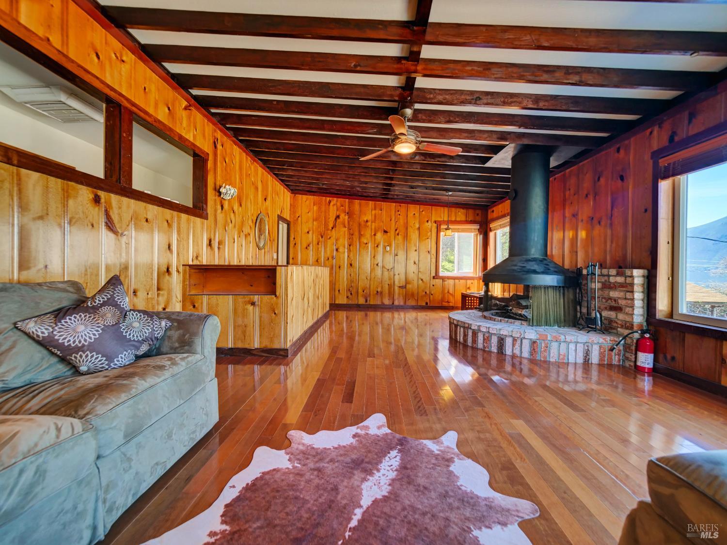 11485 Lakeshore Drive