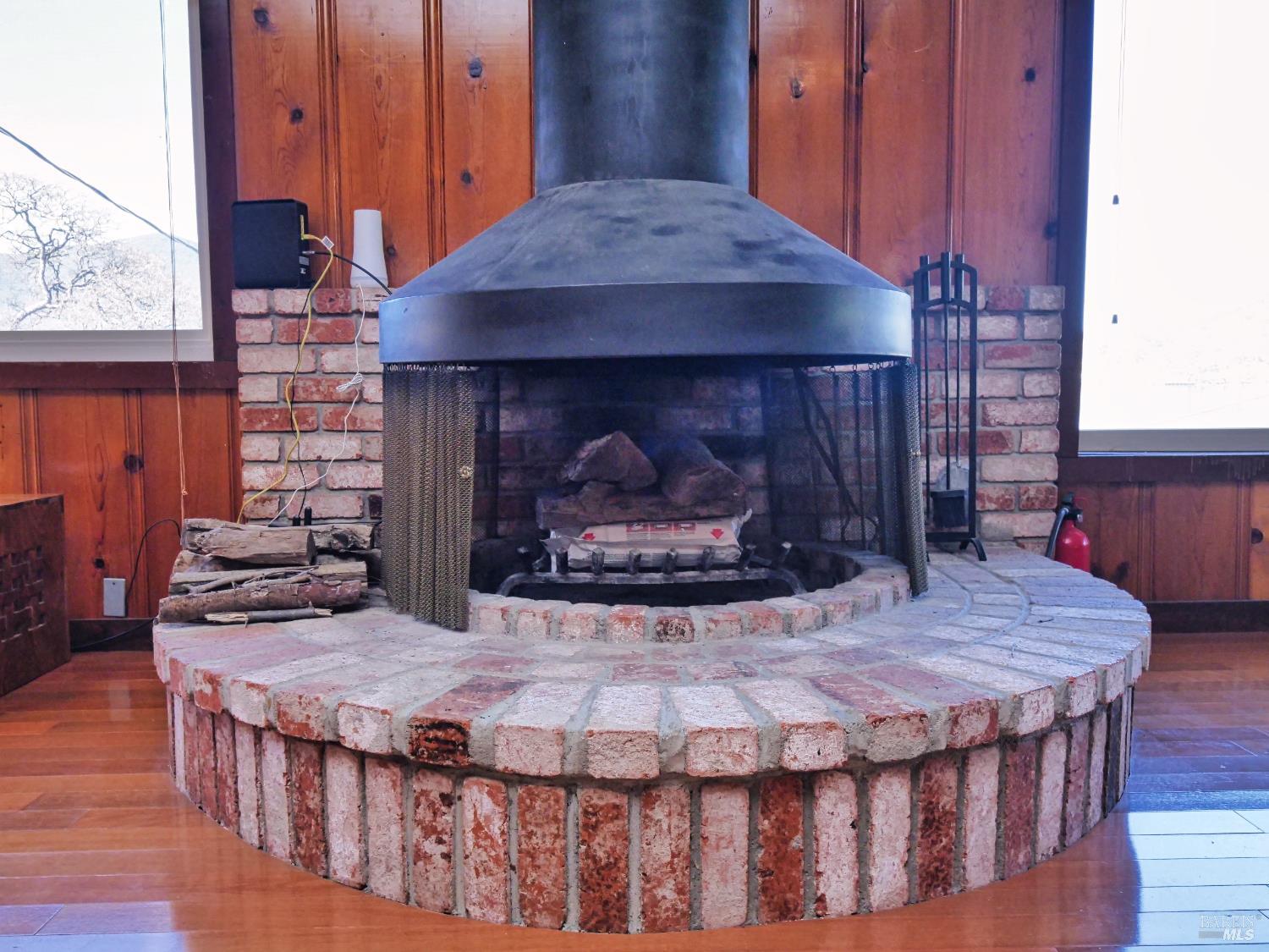 11485 Lakeshore Drive