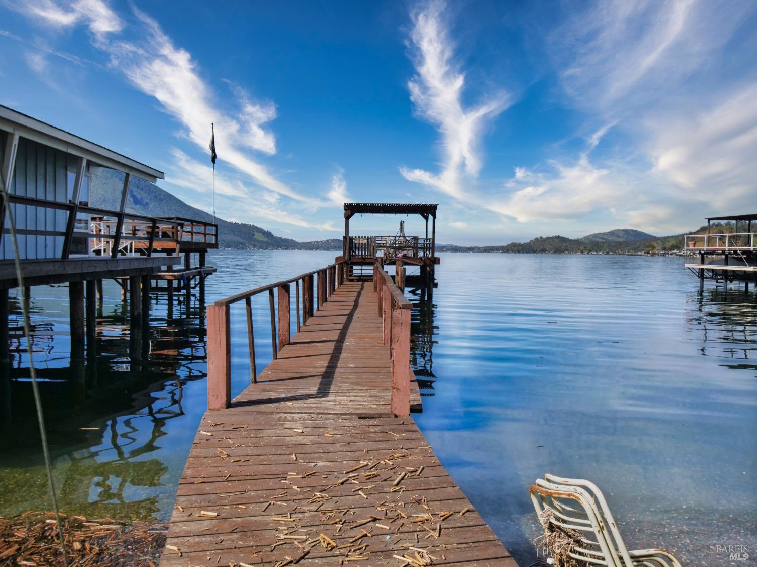 11485 Lakeshore Drive