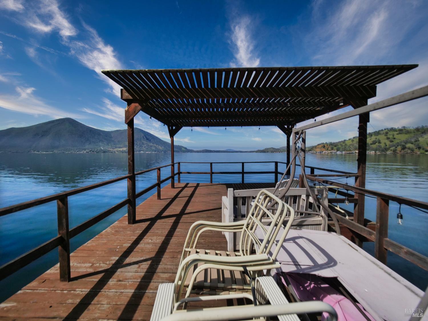 11485 Lakeshore Drive