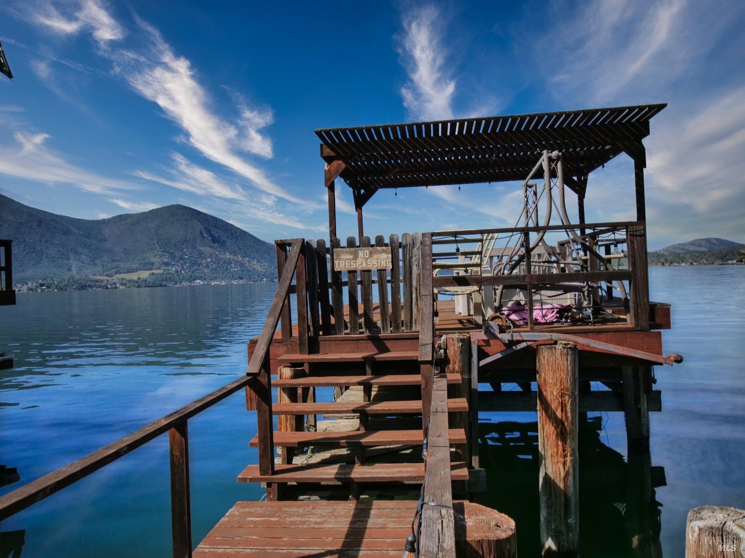 11485 Lakeshore Drive