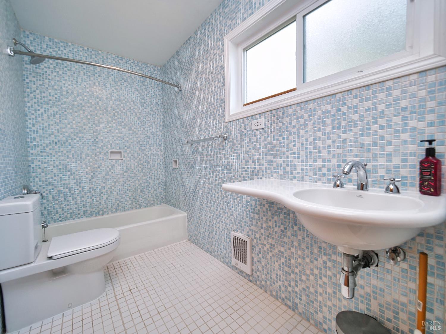 11485 Lakeshore Drive