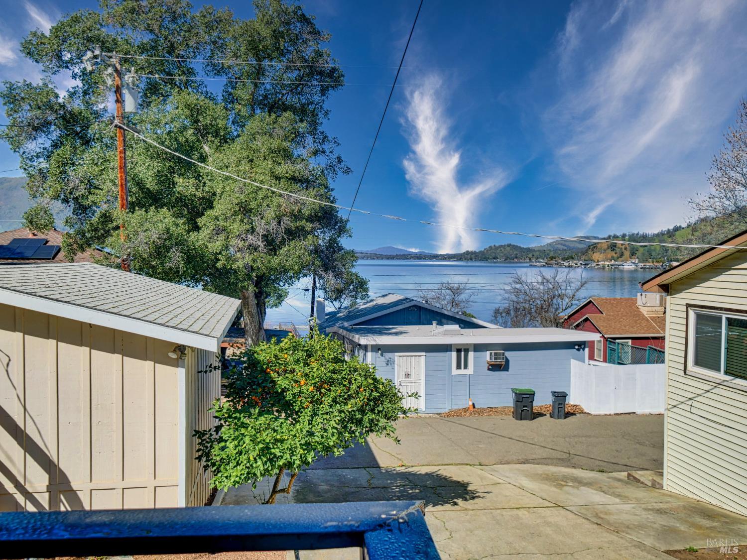 11485 Lakeshore Drive