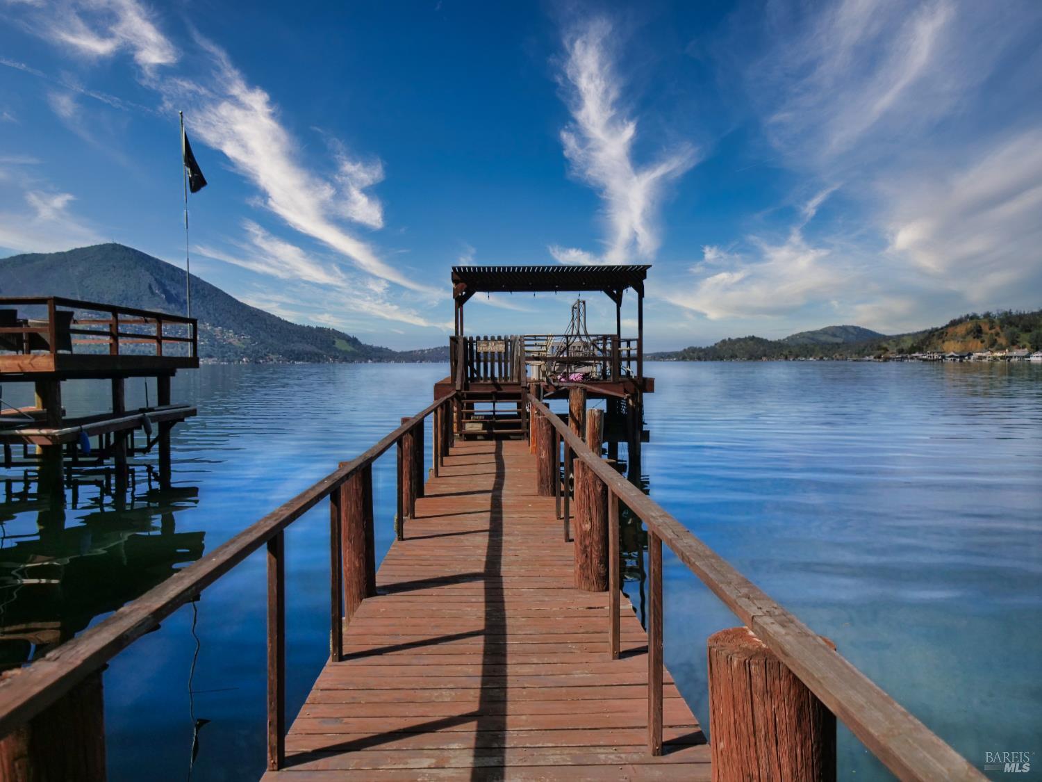 11485 Lakeshore Drive