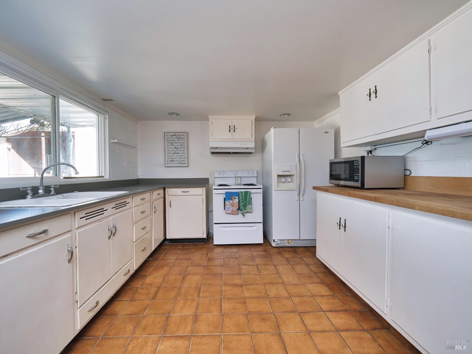 11485 Lakeshore Drive