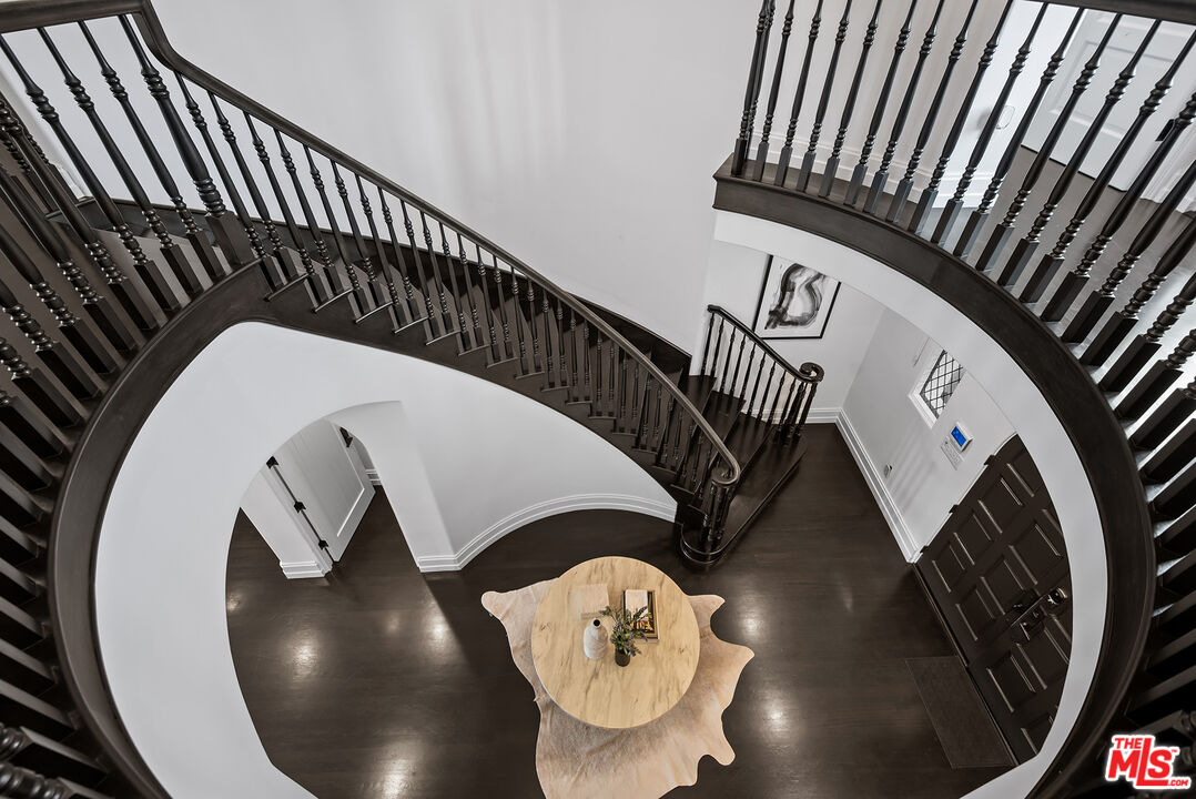 9928 Toluca Lake Ave