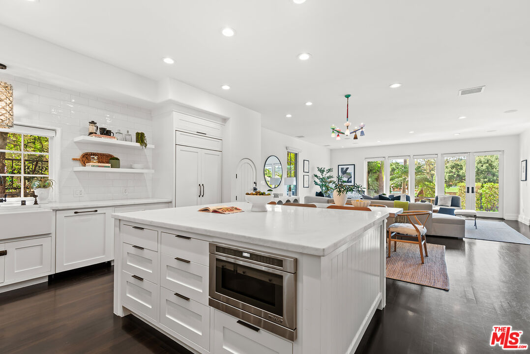 9928 Toluca Lake Ave