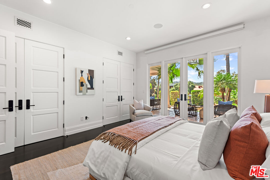 9928 Toluca Lake Ave