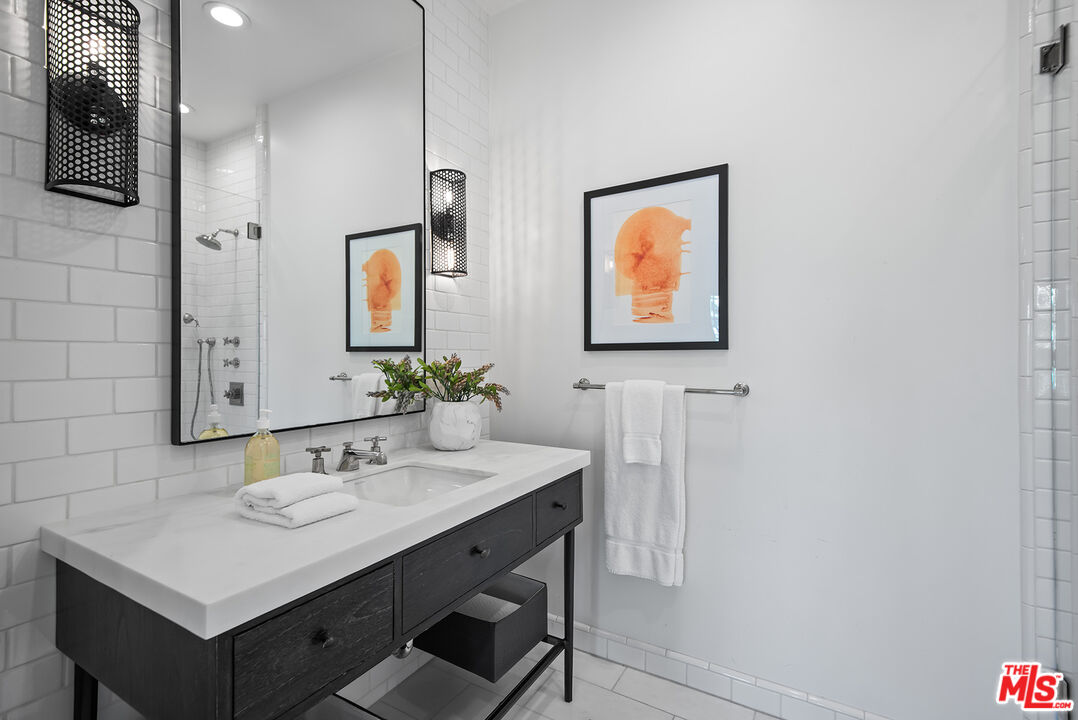 9928 Toluca Lake Ave