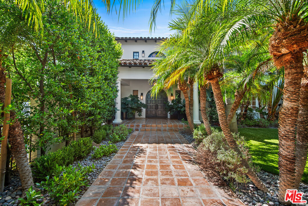 9928 Toluca Lake Ave