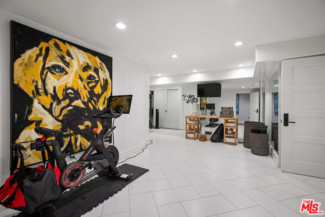 9928 Toluca Lake Ave