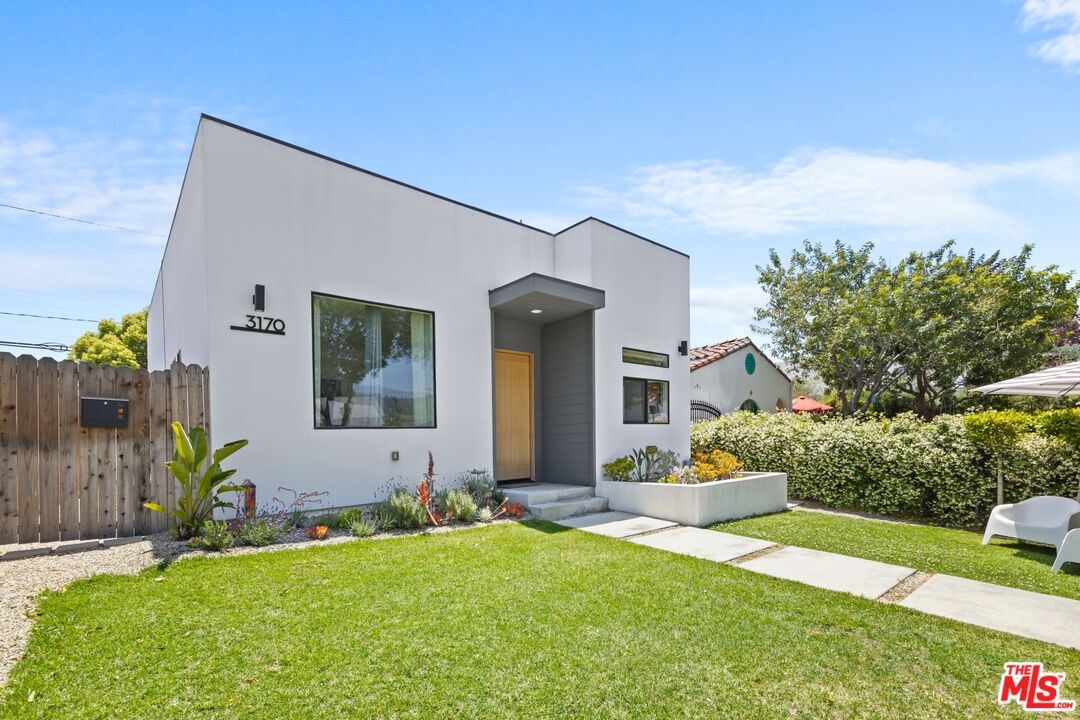 3170 Glenmanor Pl
