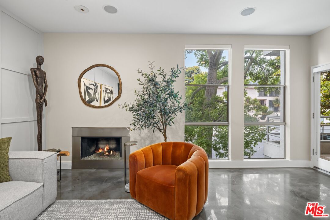 964 Hancock Ave Unit: 103