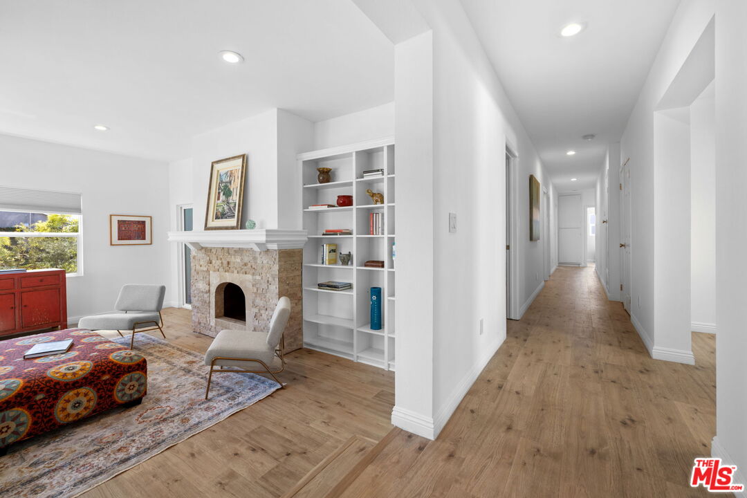 2400 W 74th St