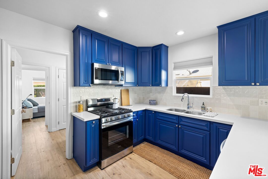 2400 W 74th St