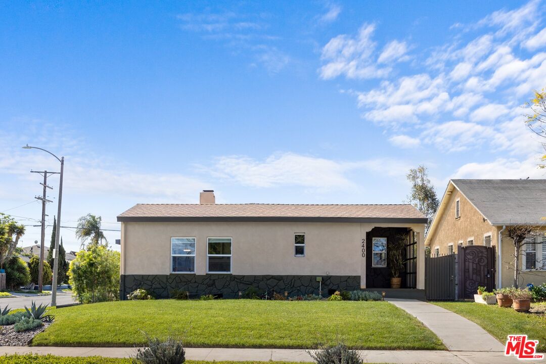 2400 W 74th St