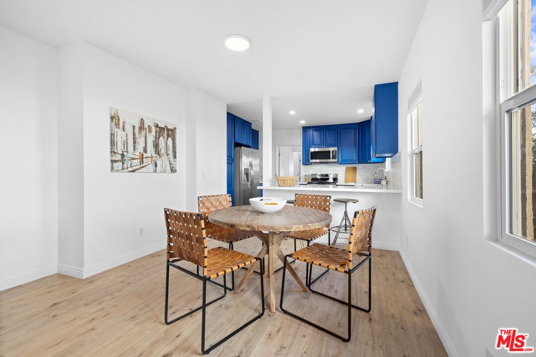 2400 W 74th St