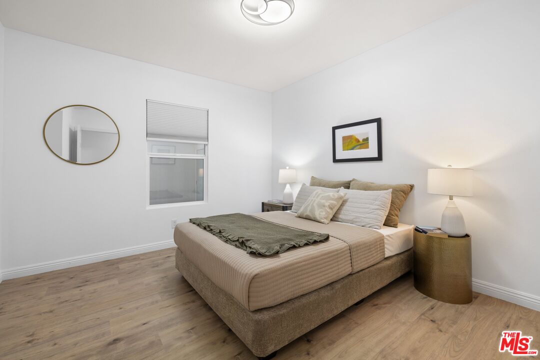 2400 W 74th St