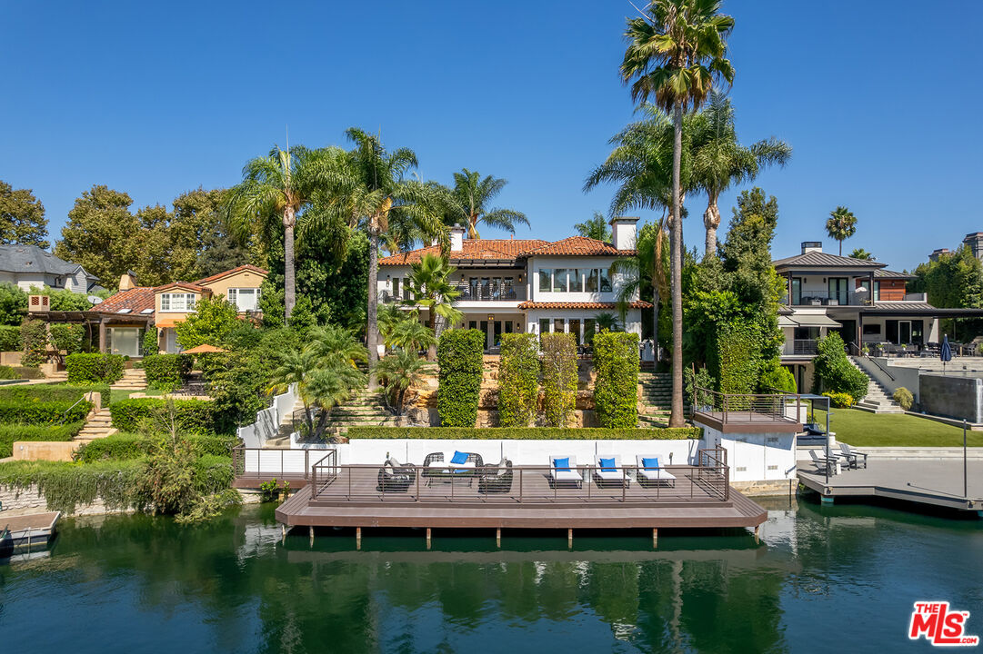 9928 Toluca Lake Ave