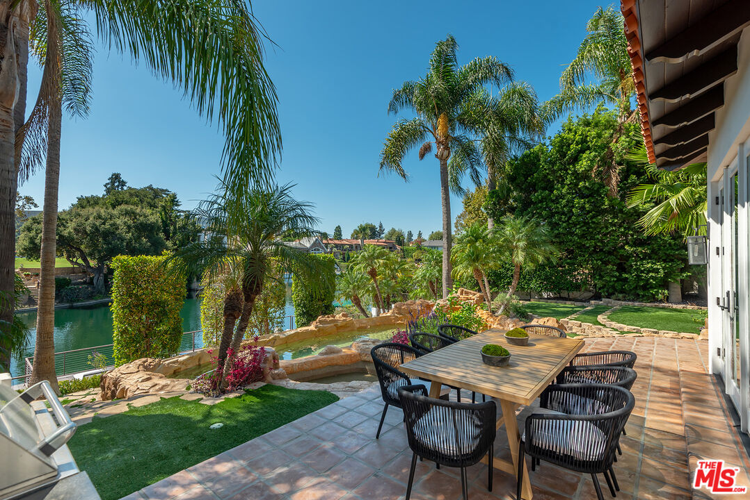 9928 Toluca Lake Ave