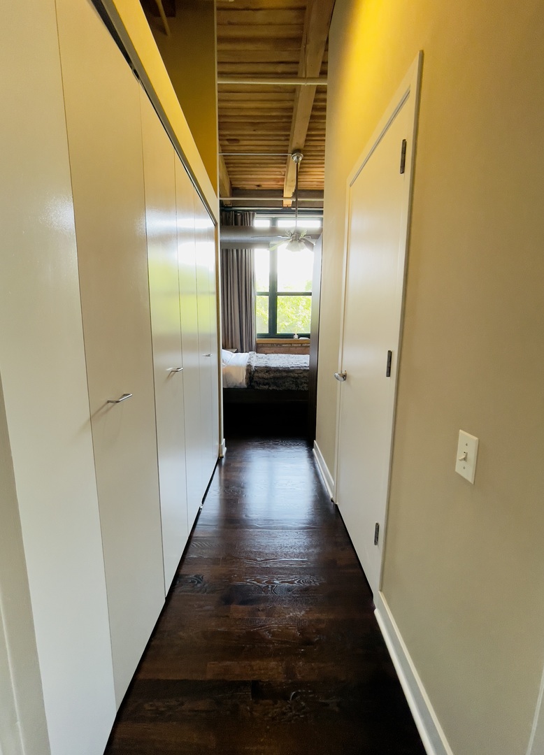 1727 S Indiana Avenue Unit: 207