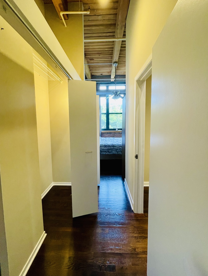 1727 S Indiana Avenue Unit: 207