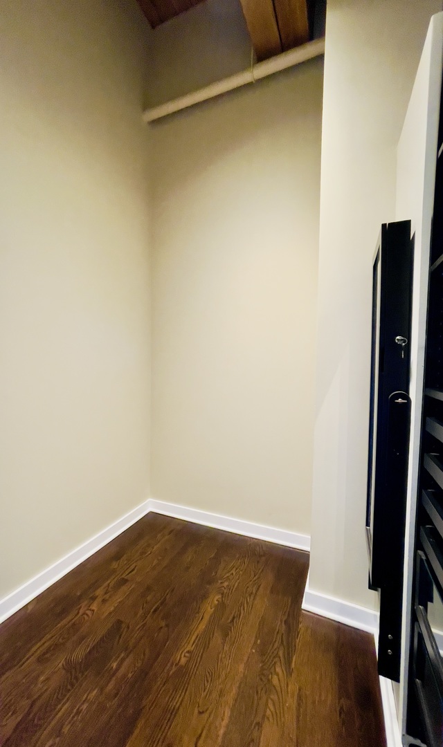 1727 S Indiana Avenue Unit: 207