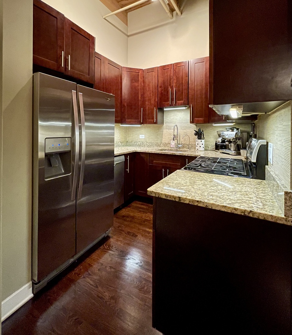 1727 S Indiana Avenue Unit: 207