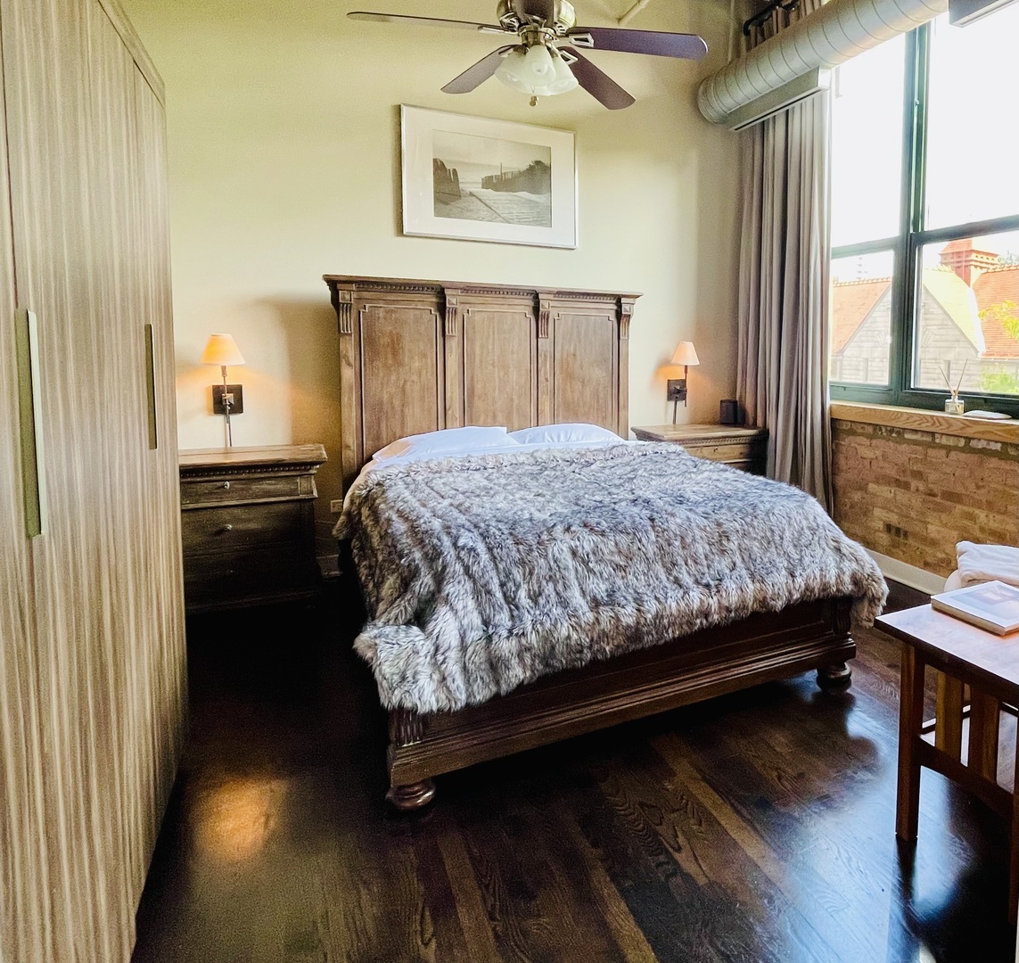 1727 S Indiana Avenue Unit: 207