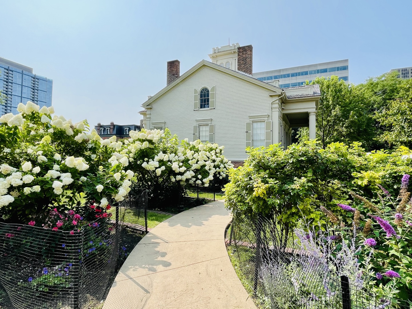 1727 S Indiana Avenue Unit: 207