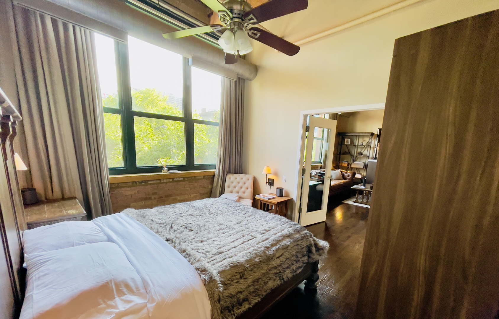 1727 S Indiana Avenue Unit: 207