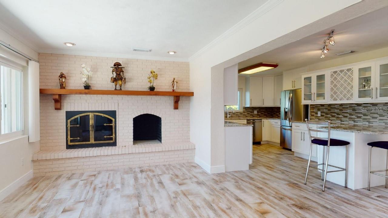 450 LAMBERT AVE