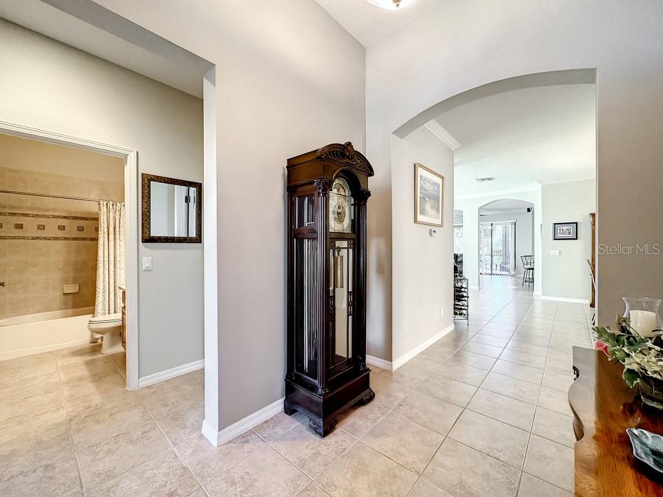 345 SILVER FALLS DR