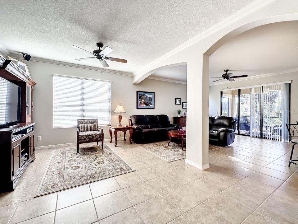 345 SILVER FALLS DR