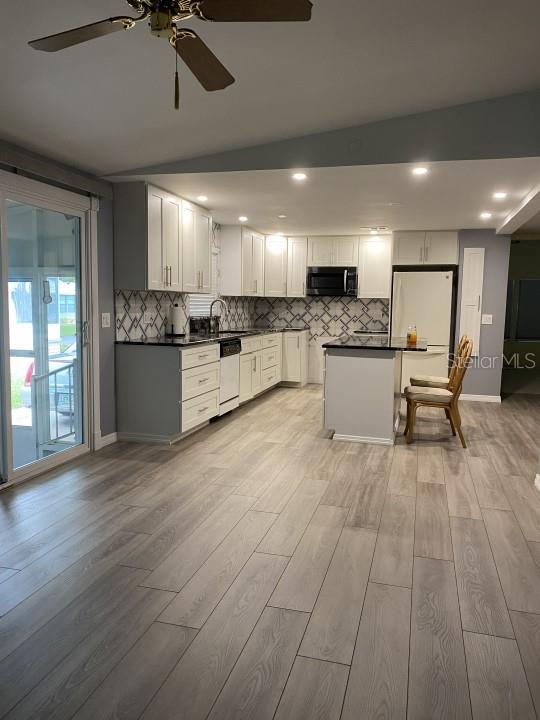 166 PINEWOOD TER #103