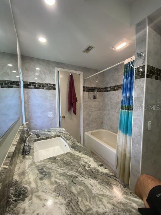 166 PINEWOOD TER #103