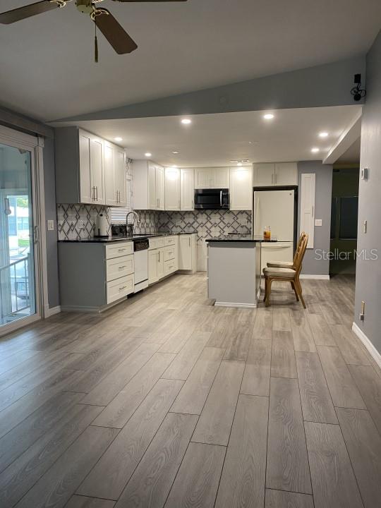 166 PINEWOOD TER #103