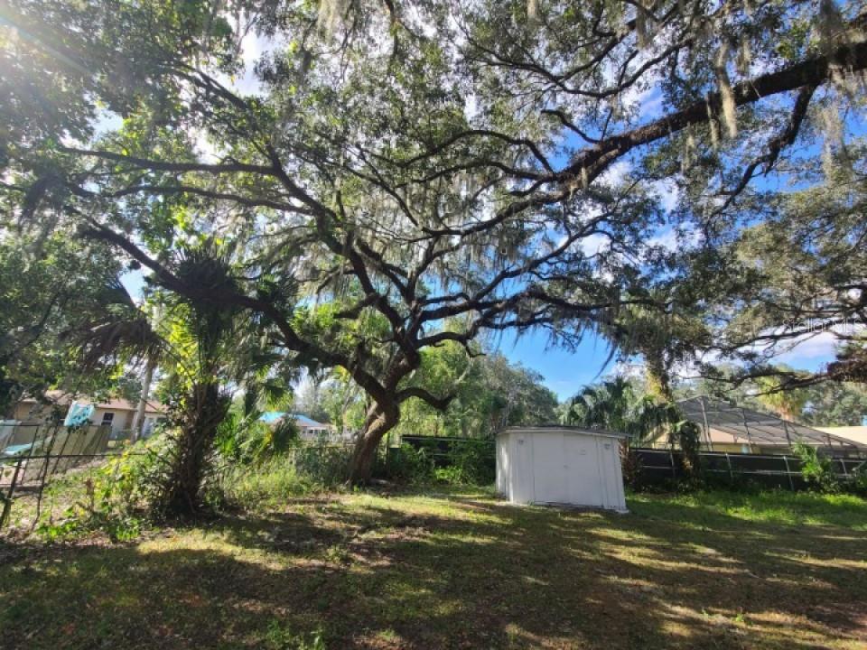 512 EMERALD RD