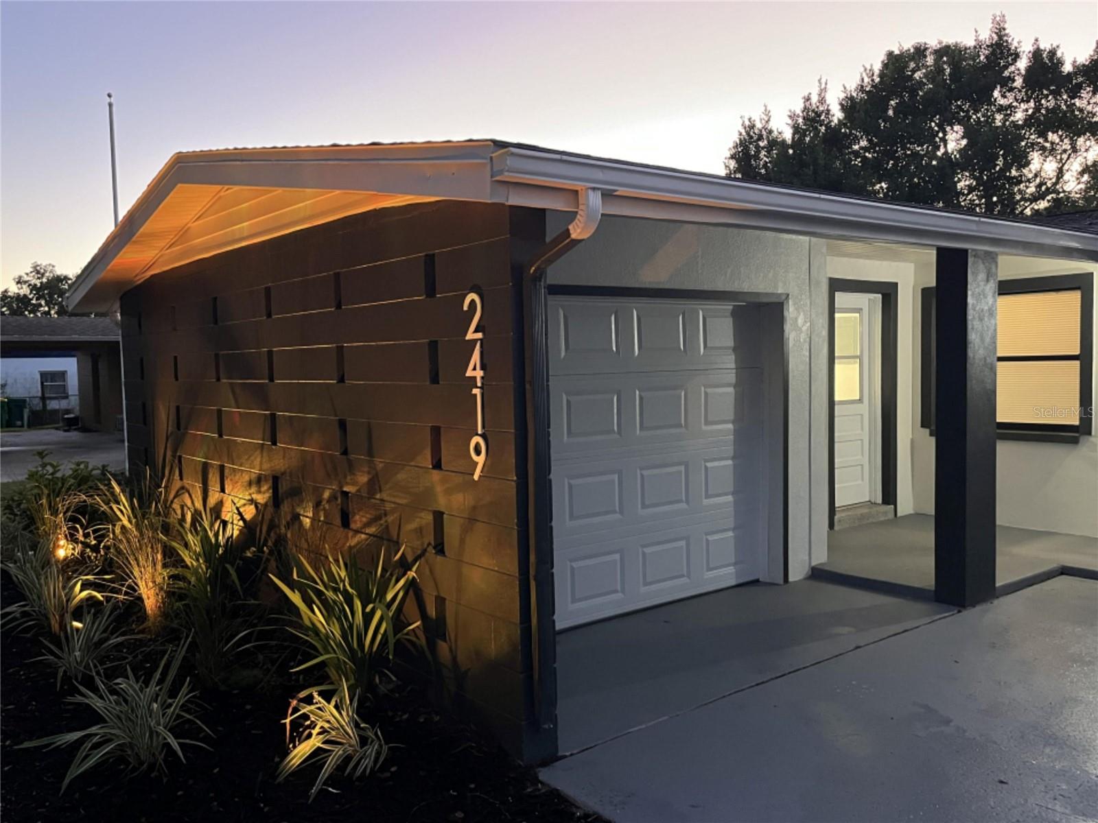 2419 STANFORD DR