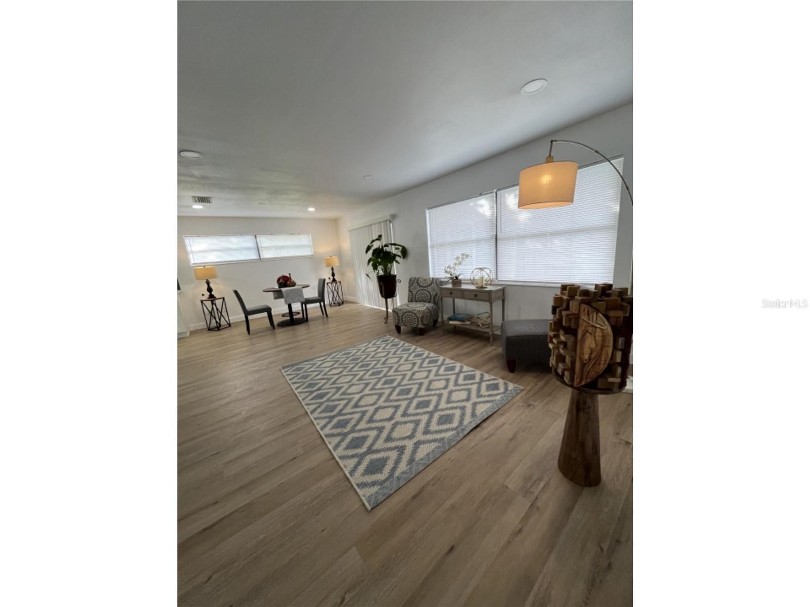 2419 STANFORD DR
