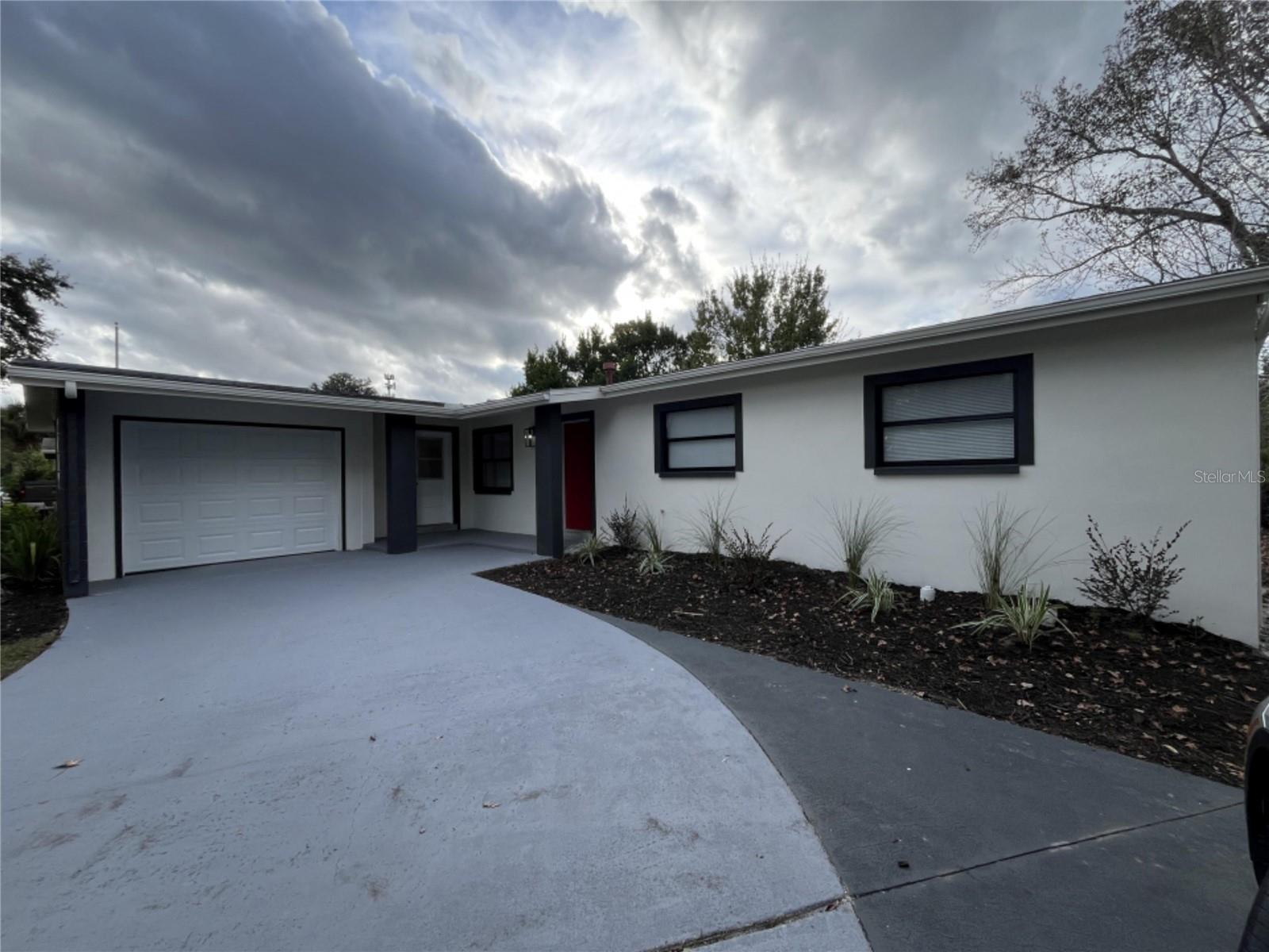 2419 STANFORD DR