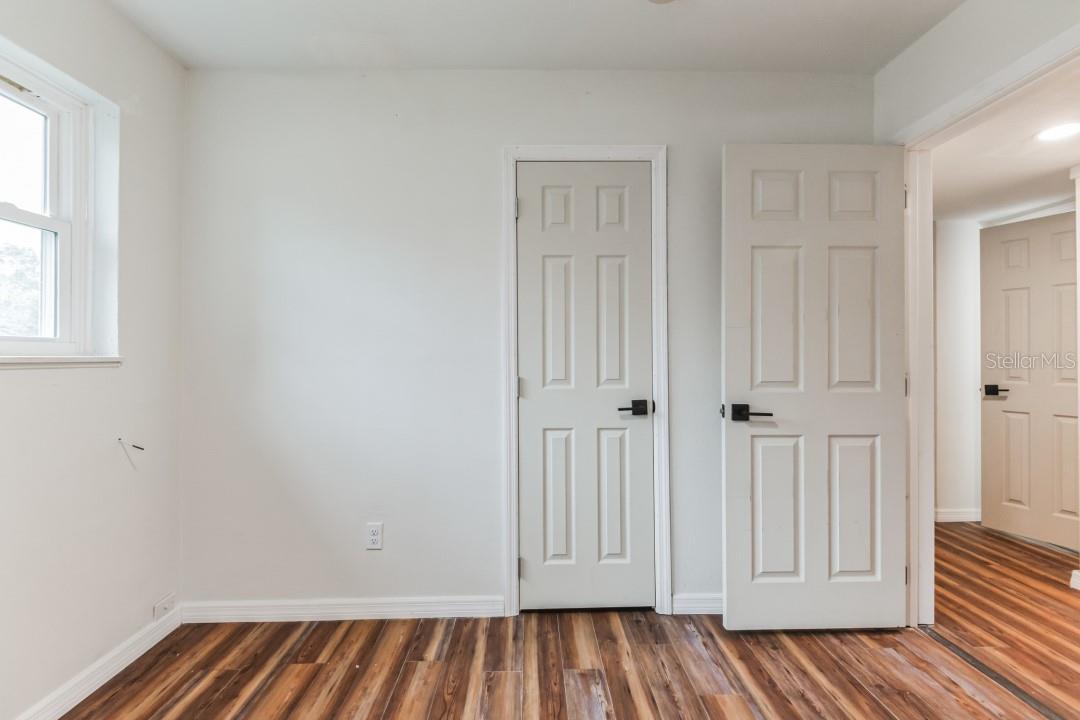 1009 GREENWOOD WAY