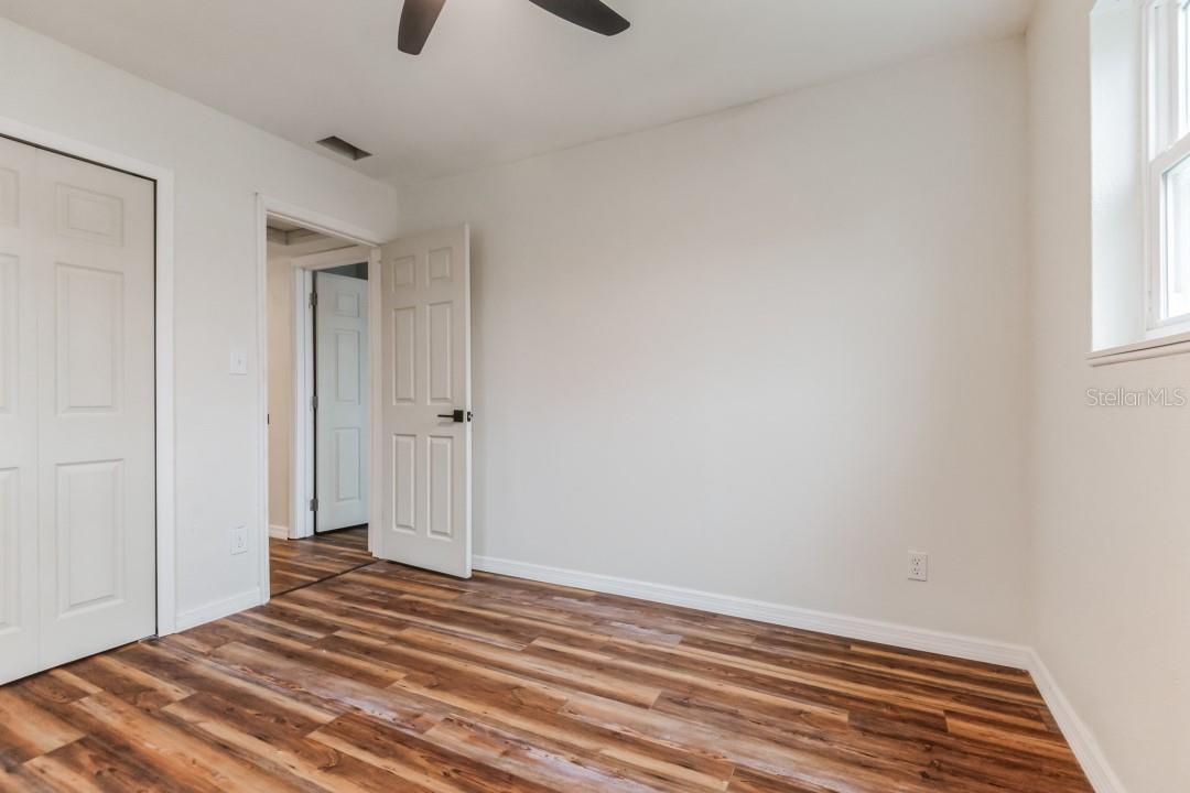 1009 GREENWOOD WAY
