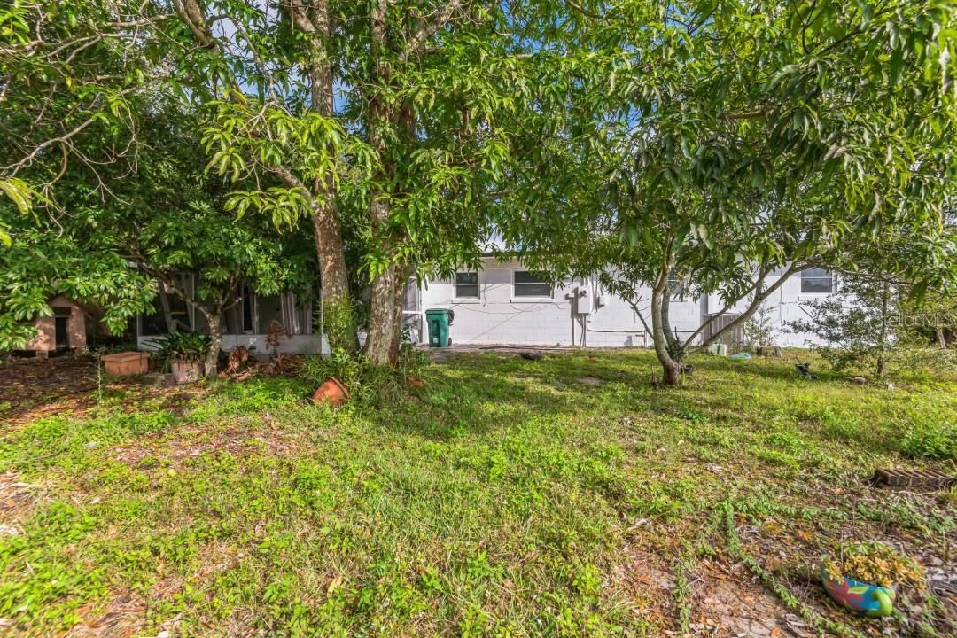 1009 GREENWOOD WAY