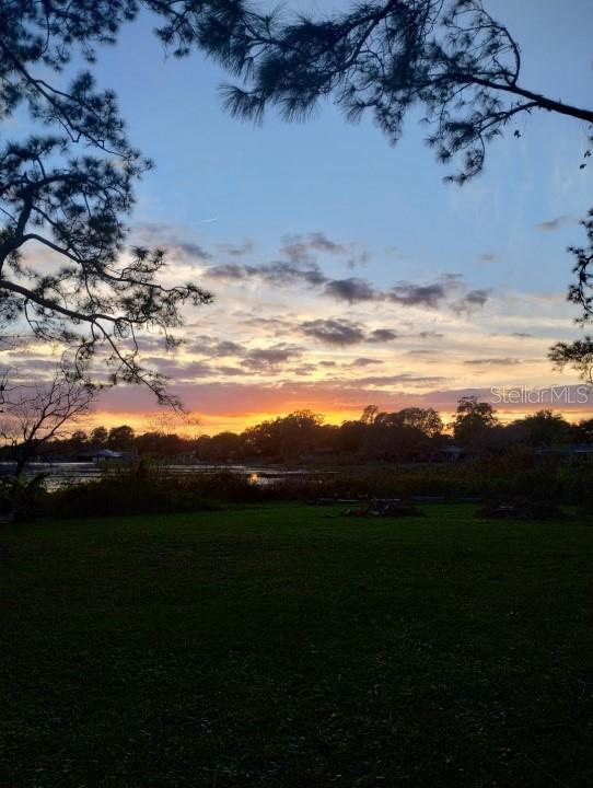 1302 W WELLINGTON DR