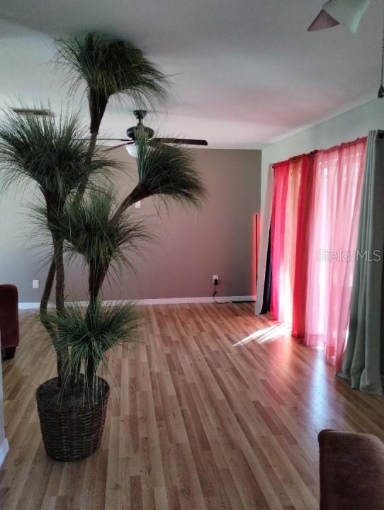 1302 W WELLINGTON DR