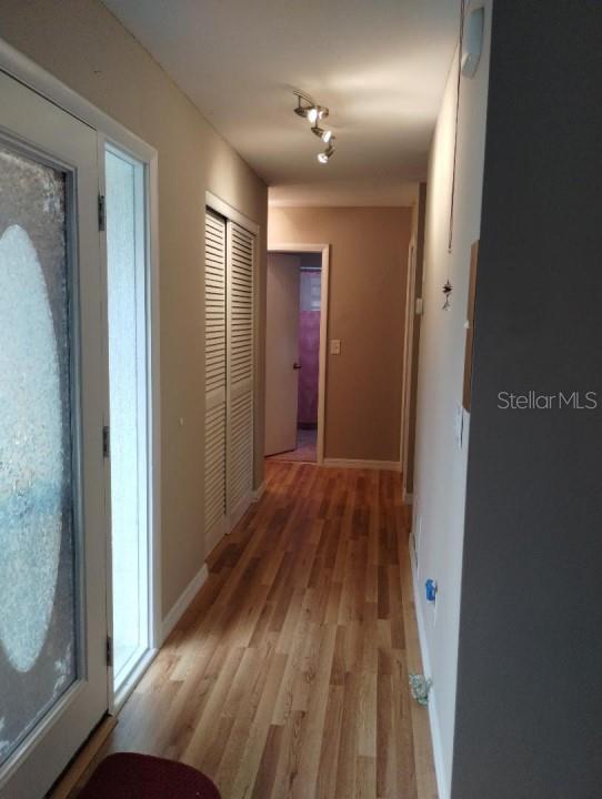 1302 W WELLINGTON DR