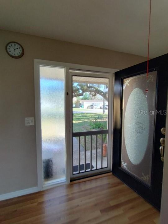 1302 W WELLINGTON DR