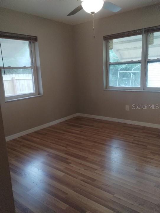 1302 W WELLINGTON DR