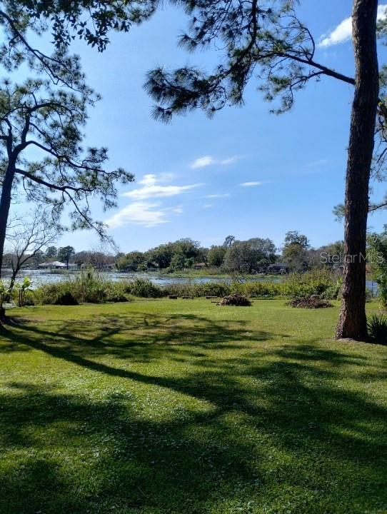 1302 W WELLINGTON DR